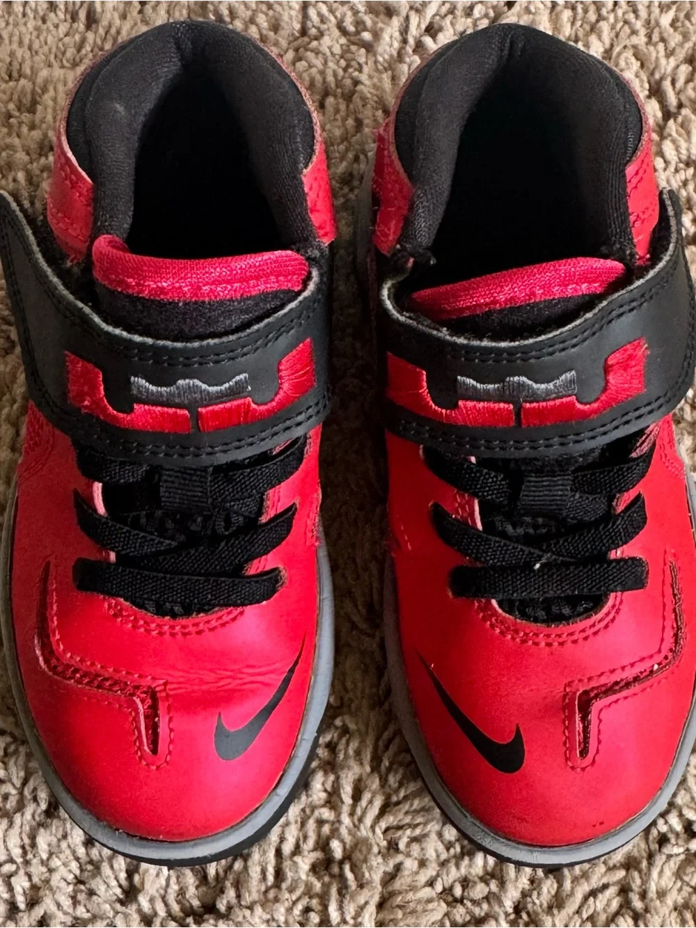 Nike LeBron Soldier 7 Kids Sneakers Size 9C University Red Black Athletic